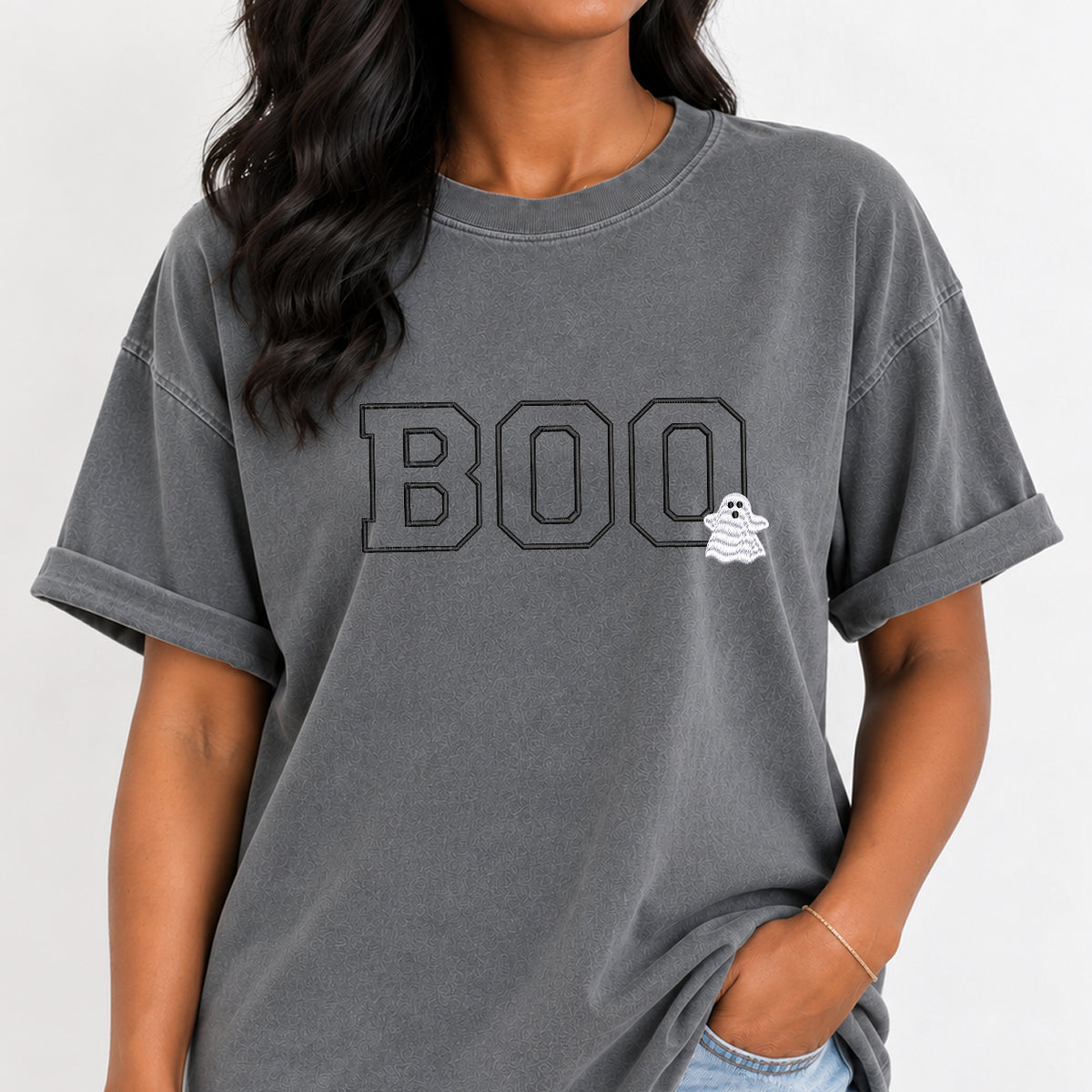 Woman wearing the Boo embroidered tee in Grey with jeans